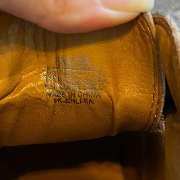 Lucky Brand Ehllen Ivory Distressed Leather Booties Size 8 - Picture 7 of 9